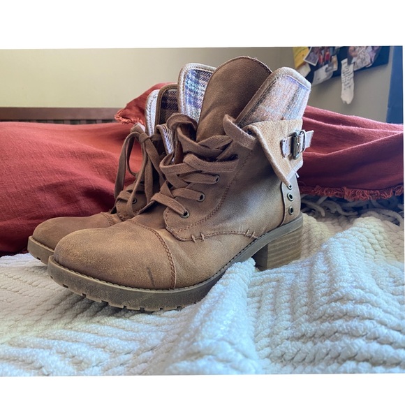 Rock & Candy boots, size 9. - Picture 3 of 6